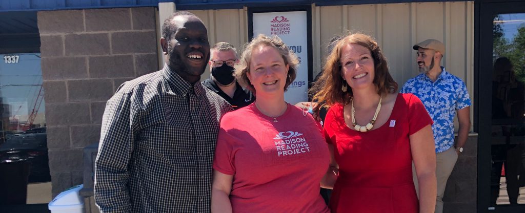 Ibrahim with Madison Mayor Satya Conway-Rhodes in front of the Madison Reading Project